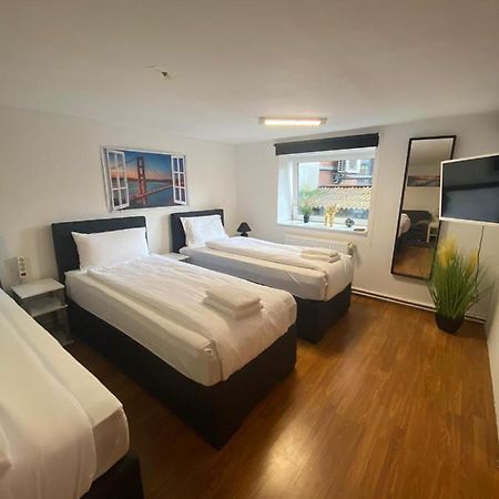 City Apartments Direkt Am Hauptbahnhof - Perfekt Fuer Pendler Und Monteure Neumunster Bagian luar foto