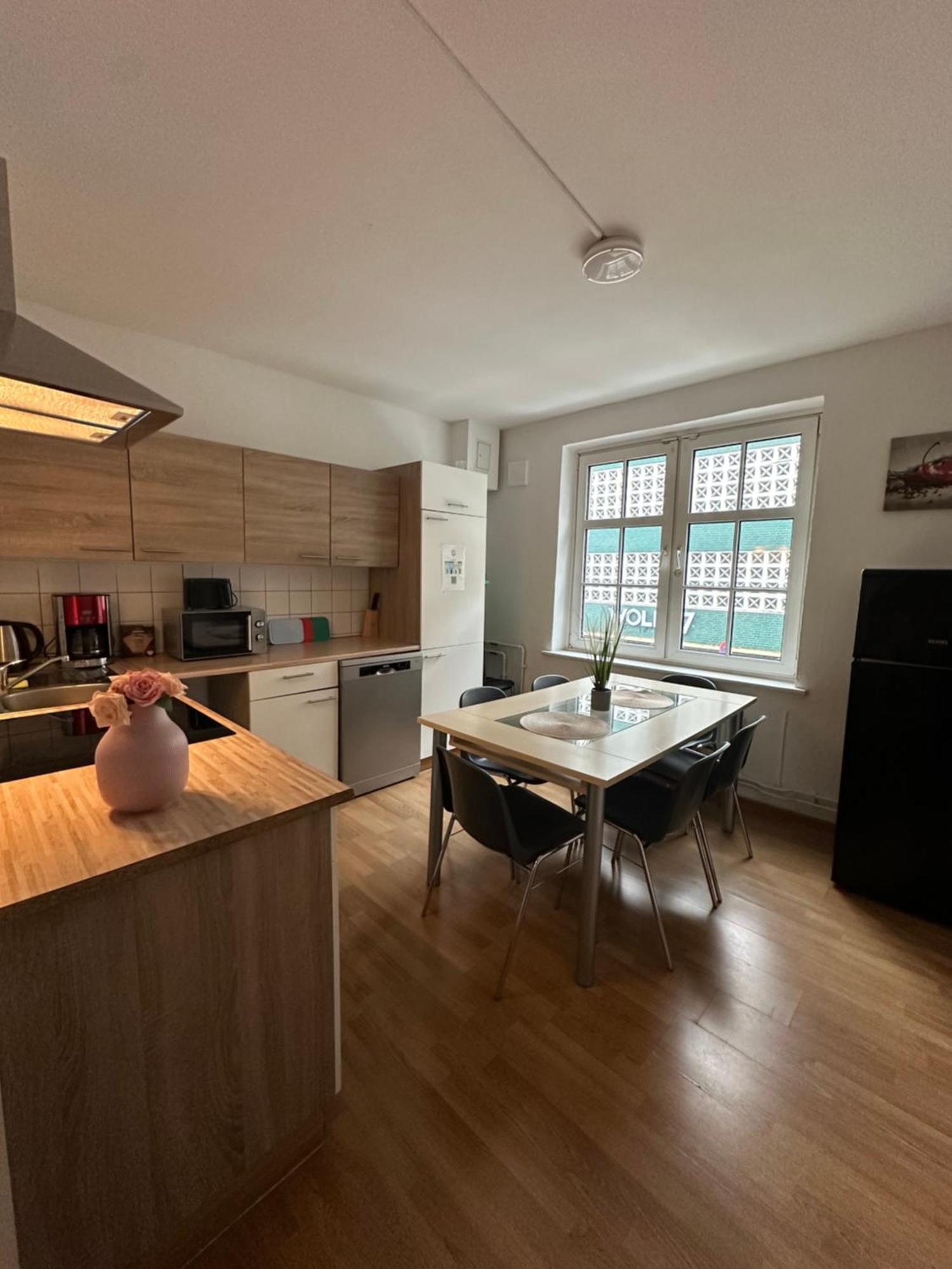 City Apartments Direkt Am Hauptbahnhof - Perfekt Fuer Pendler Und Monteure Neumunster Bagian luar foto